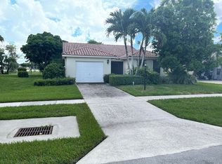 8465 Bonita Isle Dr, Lake Worth, FL 33467