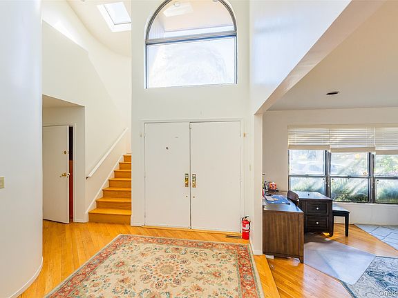 3rd image of 17 Princeton Drive