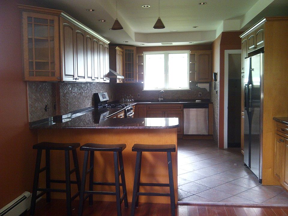 1st image of 264 Harvest Ave