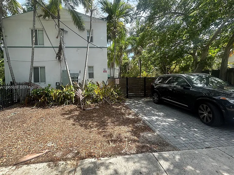 6210 NE 5th Ave #2 — Photo 13