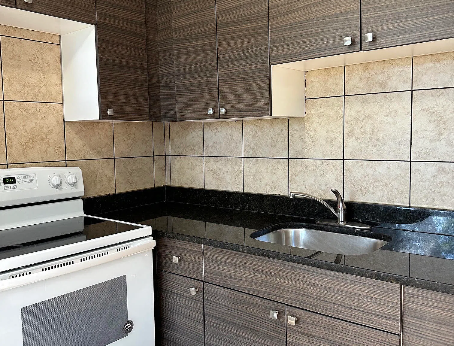 Studio, 450 sqft, $1,300 — Photo 1