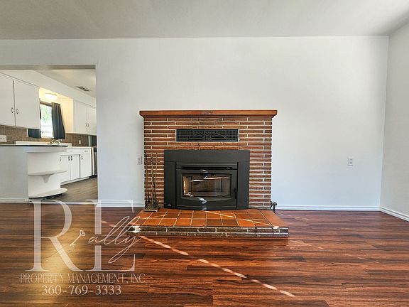 5th image of 529 Smith St