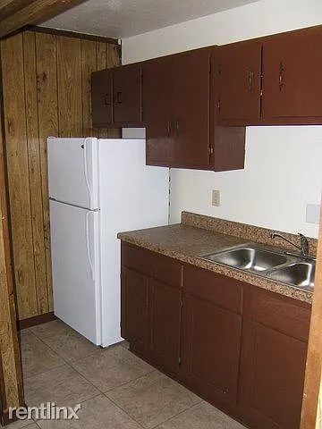 1002 N Hemlock St — Photo 86