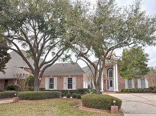 1214 Wedgewood Dr, Sugar Land, TX 77478