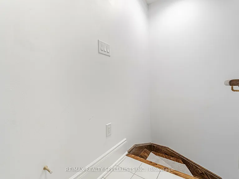 8C Clairtrell Rd — Photo 33