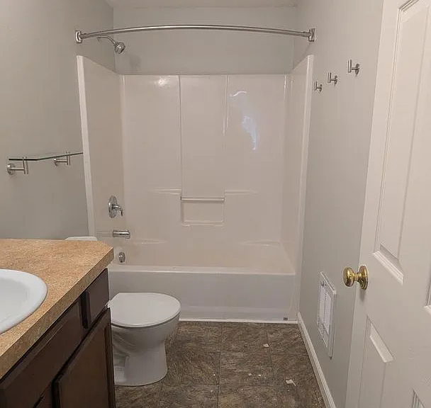 208 SE 98th Ave — Photo 10