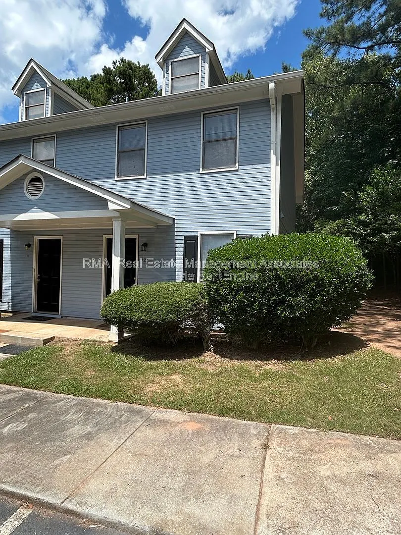 2 bed, 1.5 bath, $1,100 — Photo 1