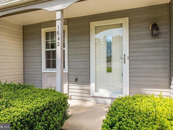 2nd image of 1642 Thenia Pl #4-3