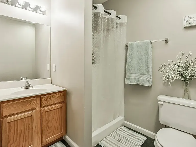 314 W Riley Dr #7G — Photo 7
