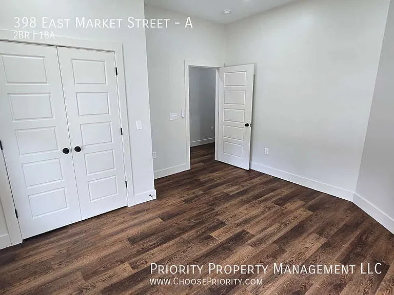398 E Market St #A — Photo 14