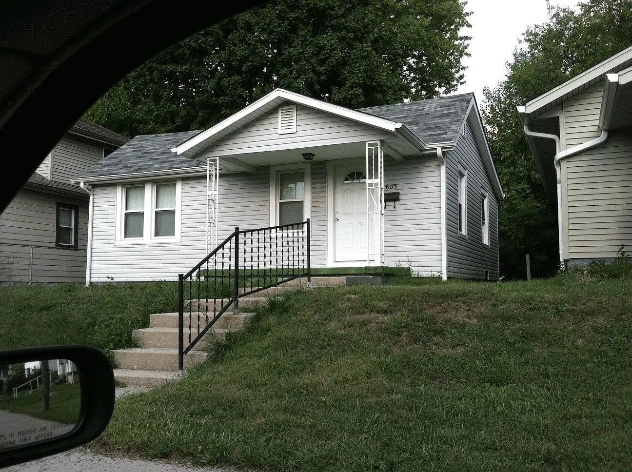 805 N Bosart Ave photo 1
