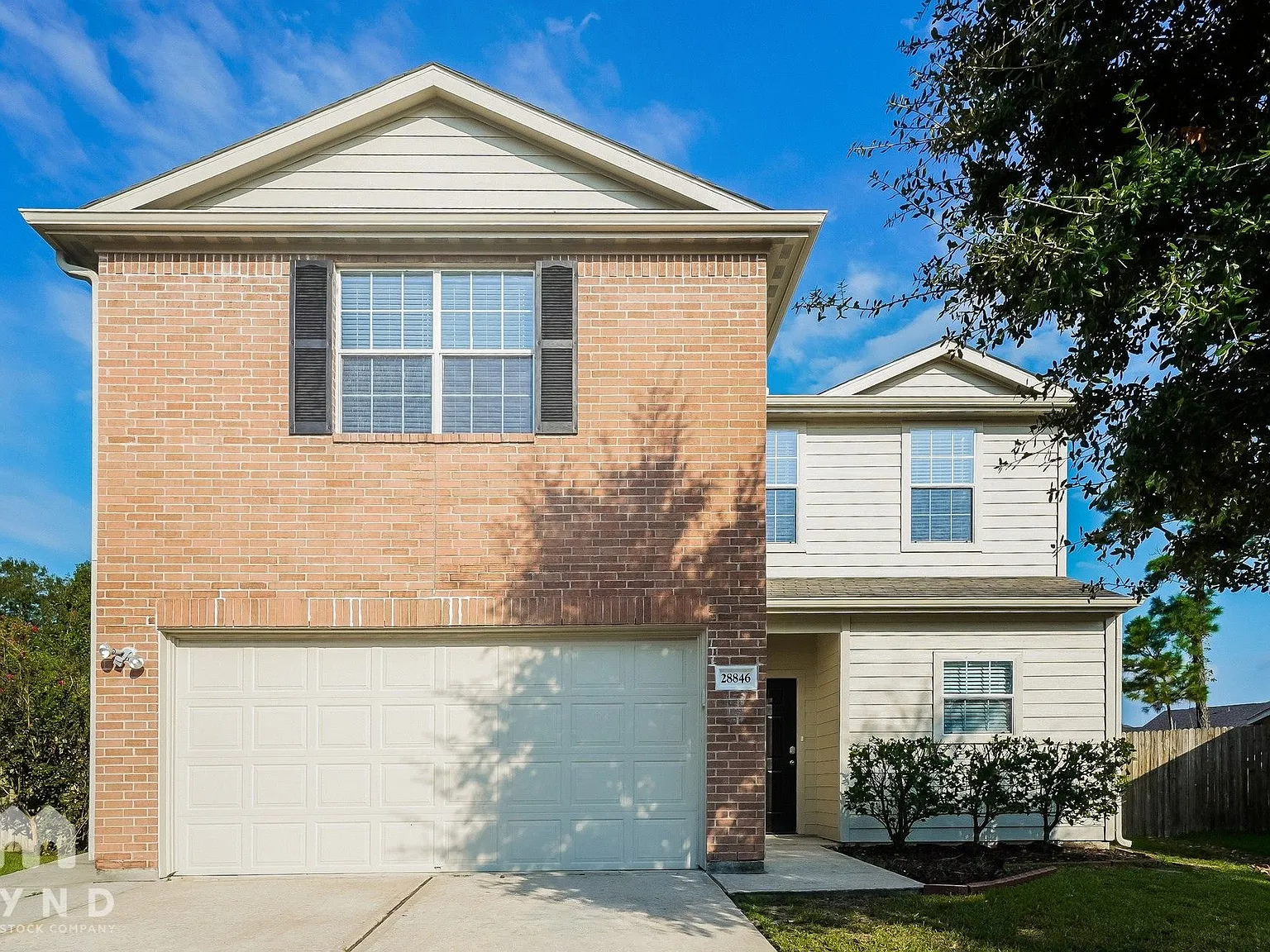 4 bed, 2.5 bath, 2593 sqft, $2,465 — Photo 1