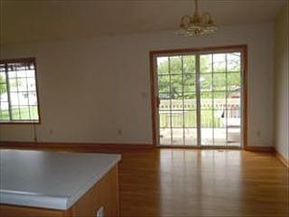 5th image of 106 Chanticleer Ln SE