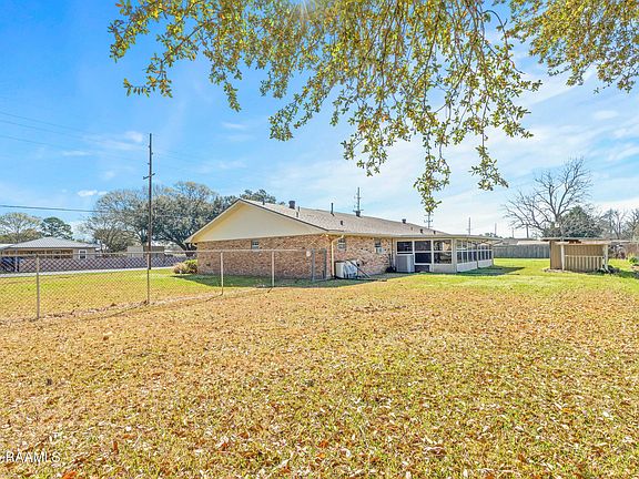 4th image of 701 Lsu East Dr