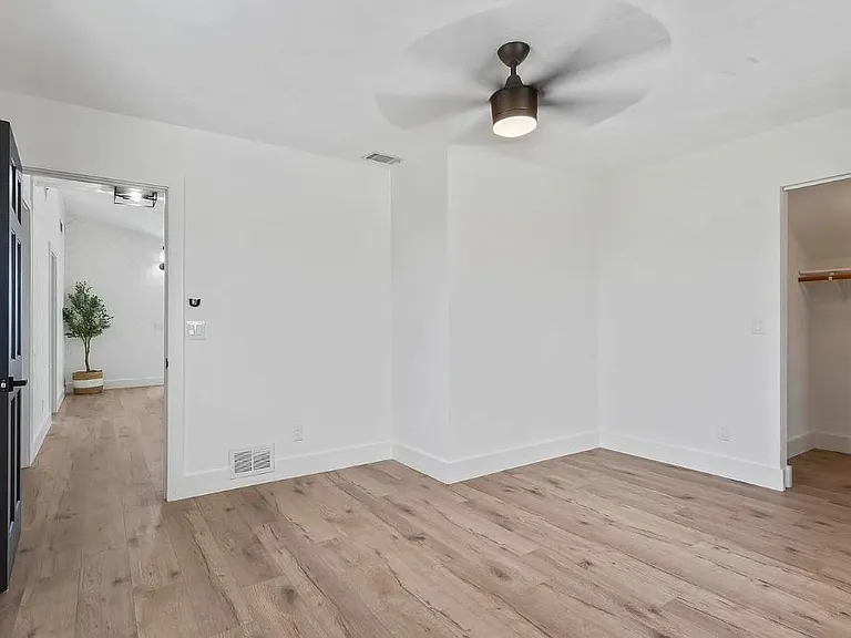 1604 S Oceanshore Blvd — Photo 9