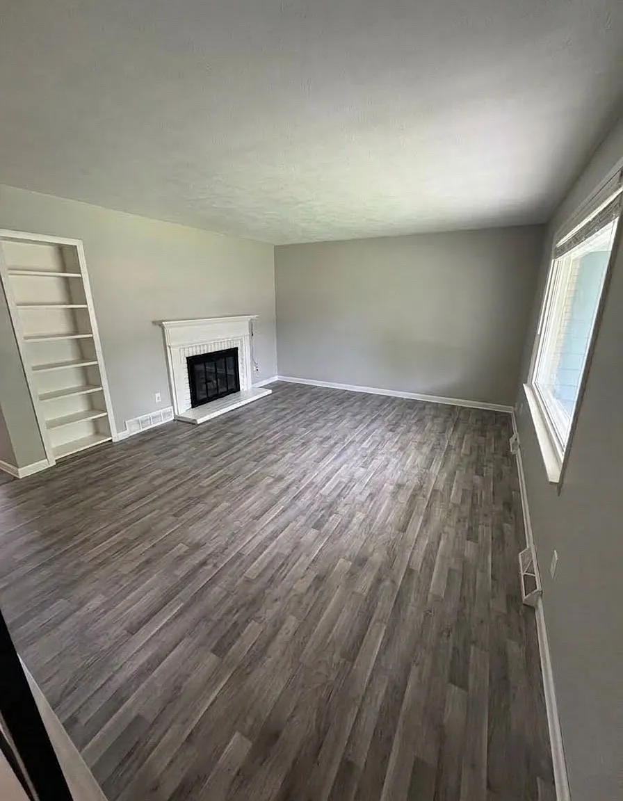 3 bed, 1.5 bath, 1250 sqft, $1,795 — Photo 2