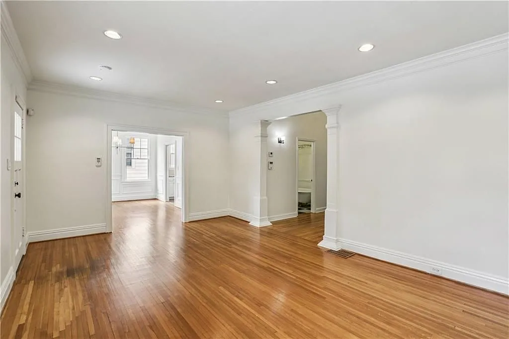 3 bed, 3.0 bath, 3224 sqft, $6,000 — Photo 4