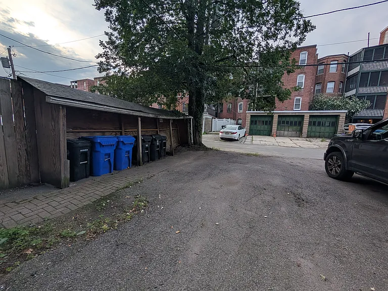 9 Strathmore Rd #4 — Photo 6