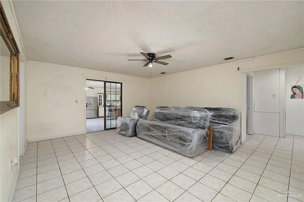 5 bed, 2.0 bath, 1729 sqft, $1,500 — Photo 4