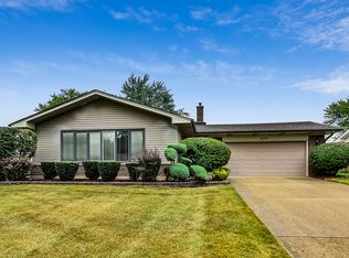 609 Trent Ln, Schaumburg, IL 60193