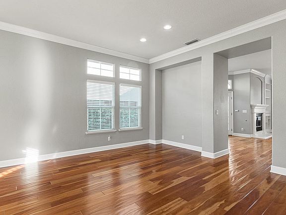 5th image of 3977 Meadow Wood Dr