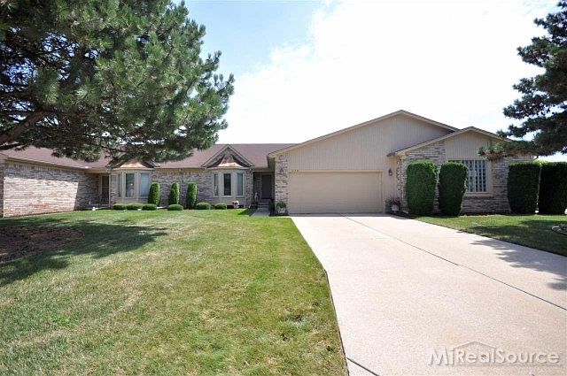 1st image of 41352 Carmelo Dr W