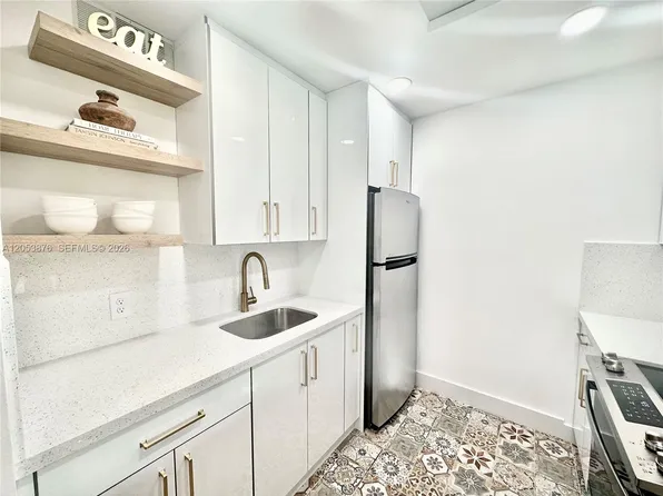 101 SW 132nd Way APT 413J, Hollywood, FL 33027