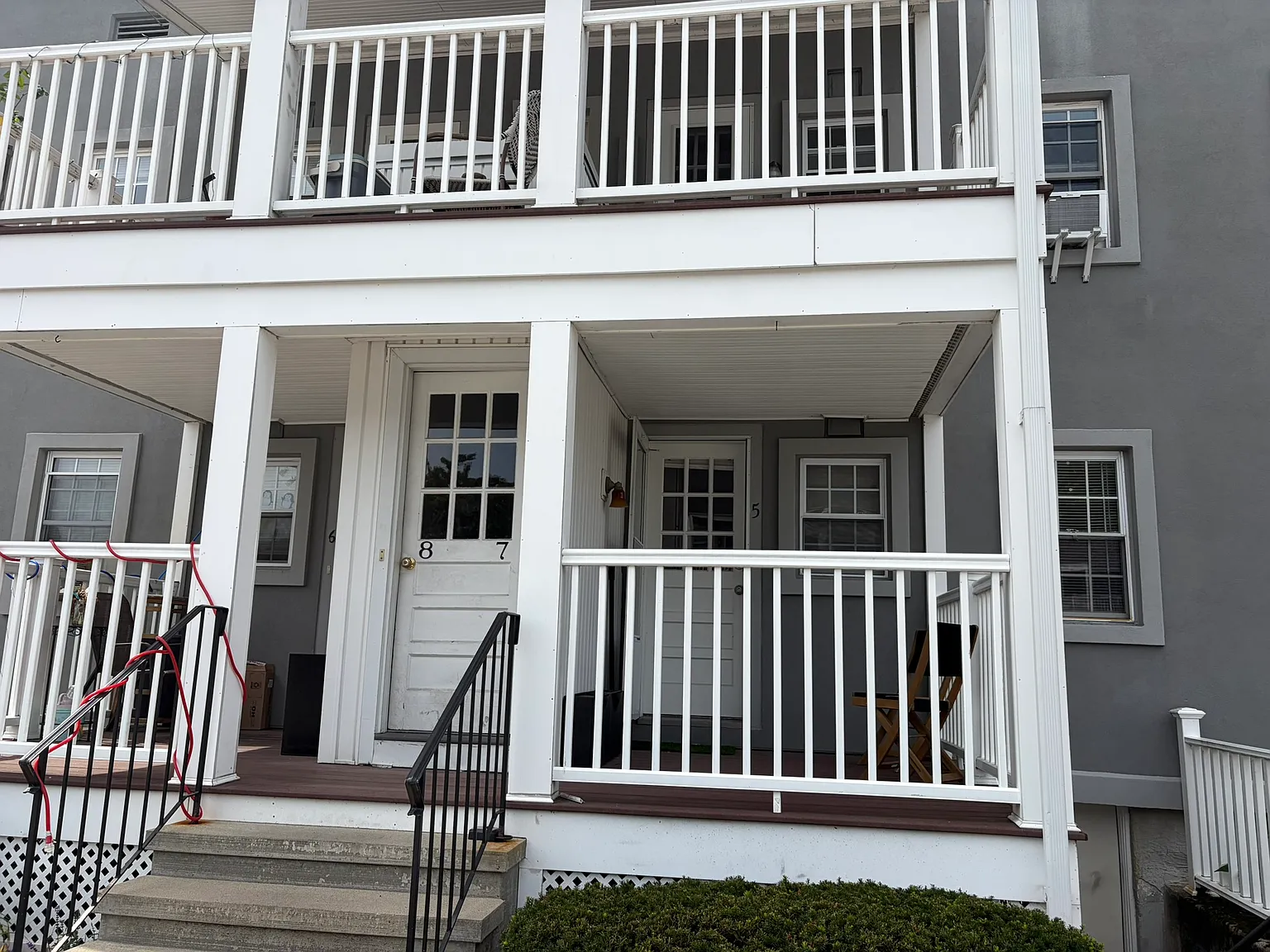 2 bed, 704 sqft, $2,400 — Photo 2