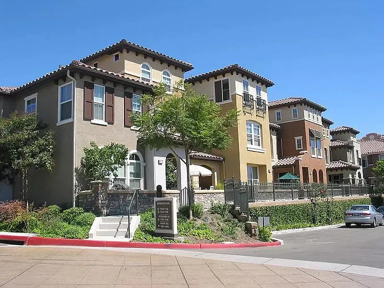 1152 Goddard St — Photo 15