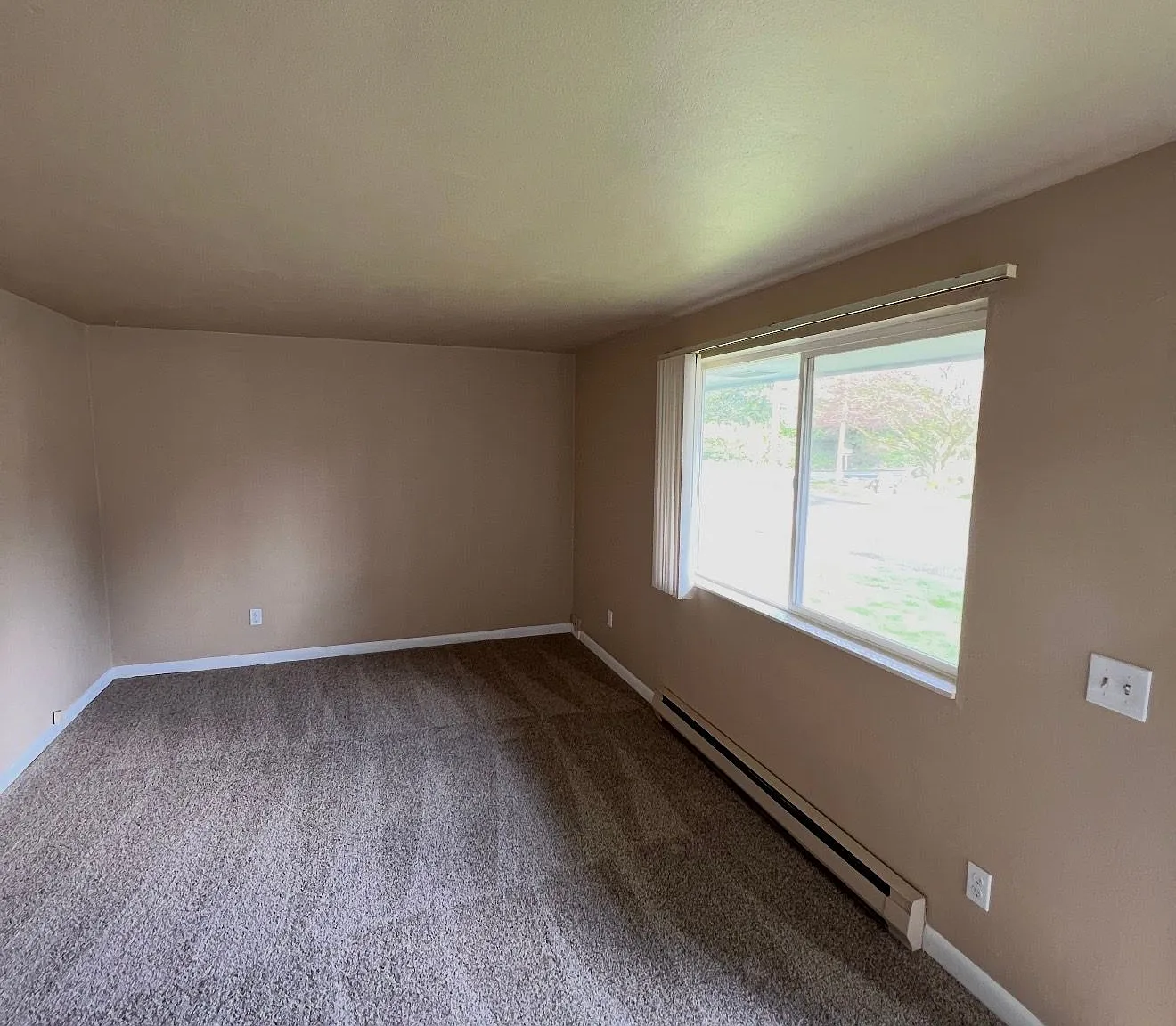 1 bed, 1.0 bath, $1,400 — Photo 3