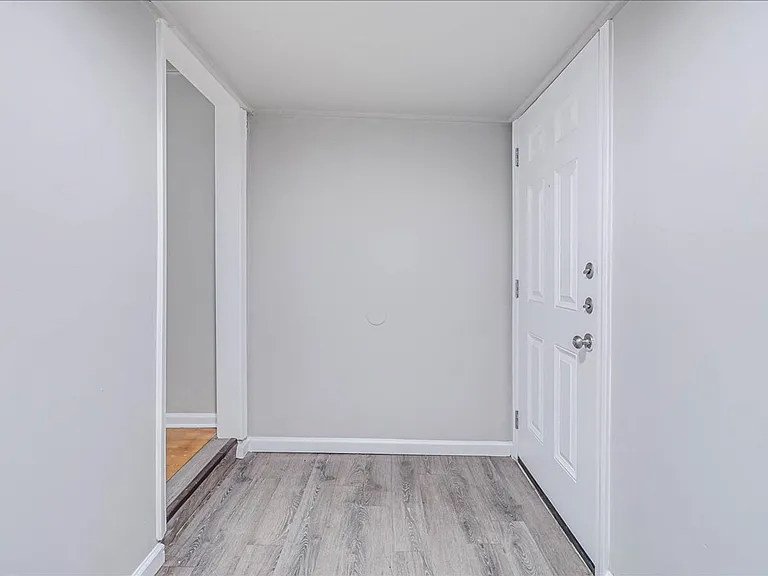 6046 Hugo Dr — Photo 36