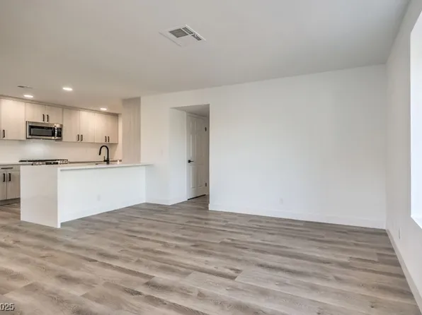 6741 W Charleston Blvd APT 1, Las Vegas, NV 89146