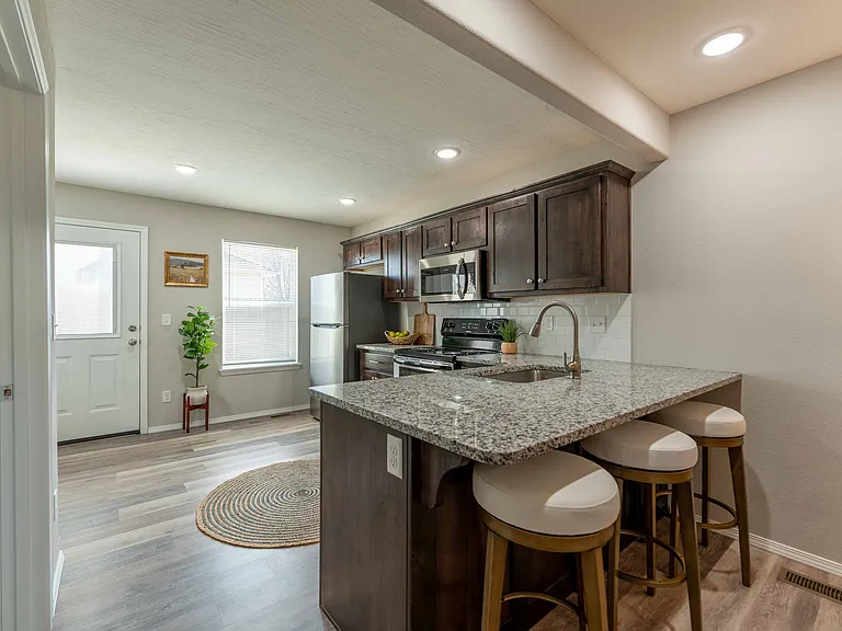Oakwood Heights Townhomes — Photo 50