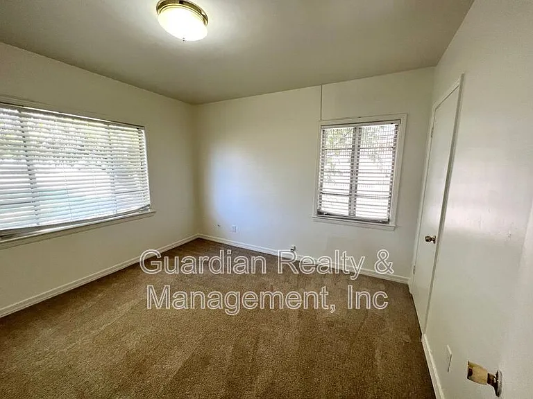 535 W Edgemont Ave — Photo 4