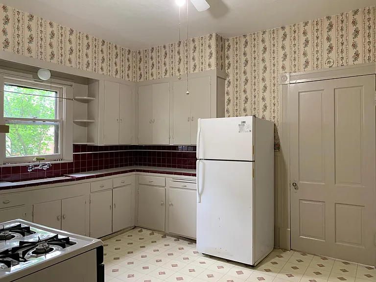 125 Adams St #1 — Photo 17