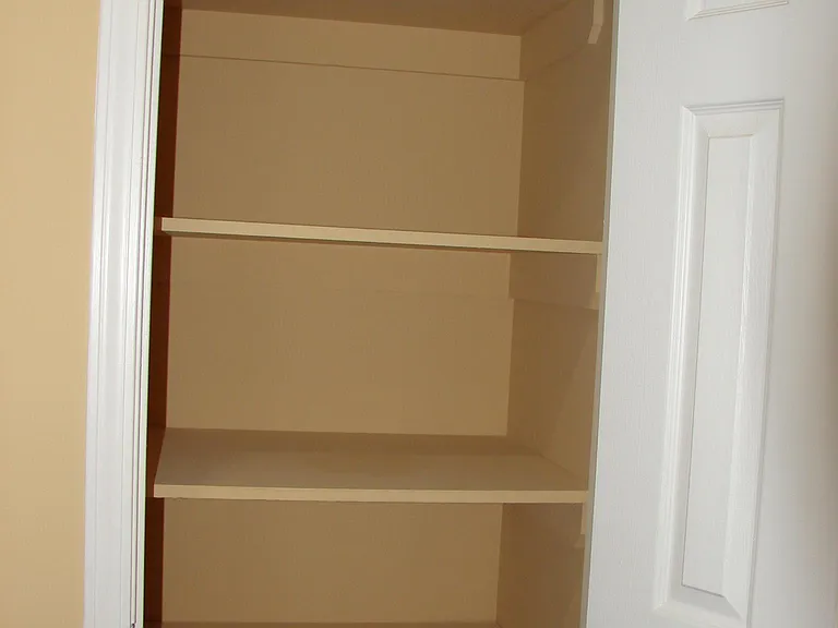 271 Millcrest Drive Kitchen Pantry