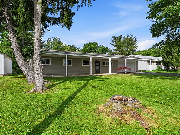 4th image of 410 Sussex Dr