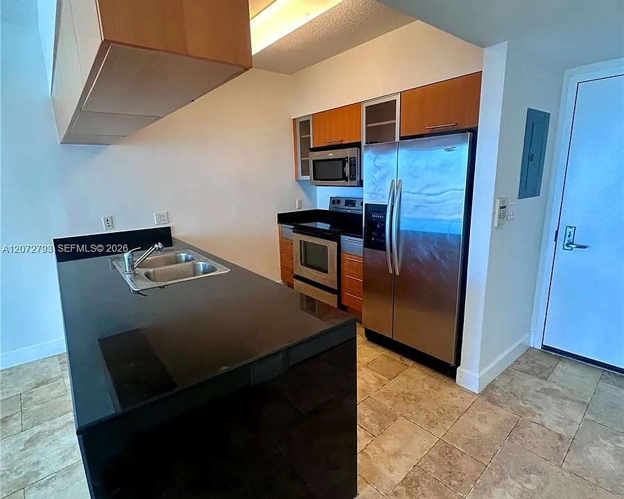 1750 N Bayshore Dr #2406