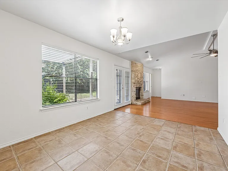 12312 Antoinette Pl — Photo 5