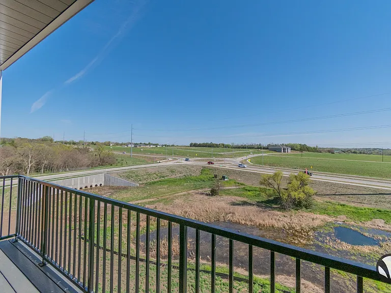 Chateau at Yankee Hill Apartments — Photo 85