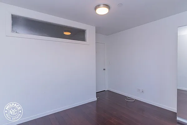 Rented by MySpaceNYC | media 38