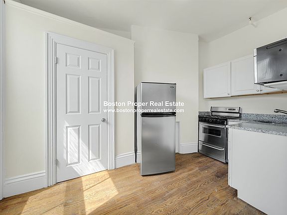 92 Charles St. #33 Boston - Beacon Hill Unit Photo 3 (1)
