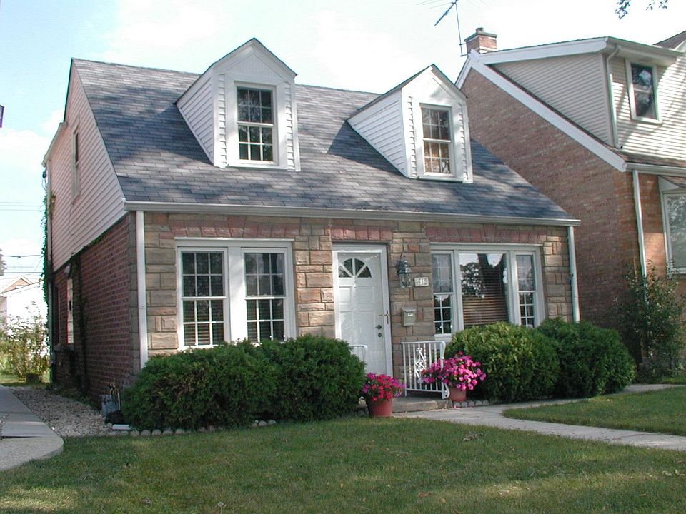 Charming Cape Cod in Norridge