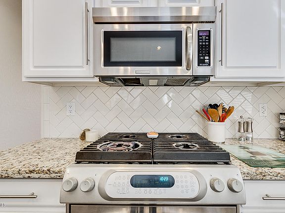 5th image of 1371 W Park Ave