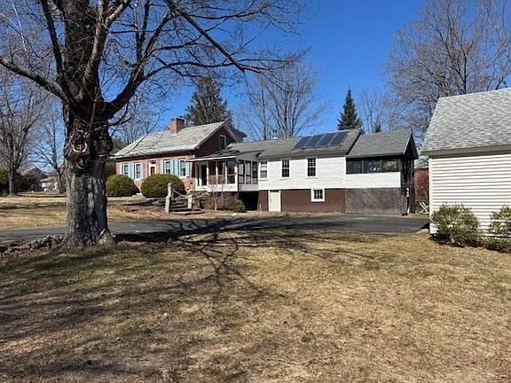 4th image of 46 Maple St