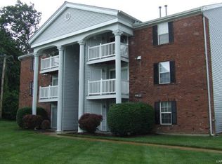1960 Marine Terrace Dr #K, Maryland Heights, MO 63043