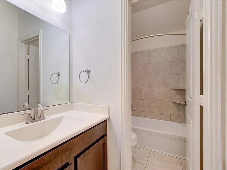 6519 Point Hollow Ln — Photo 10