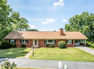 127 Tinkling Spring Dr, Fishersville, VA 22939
