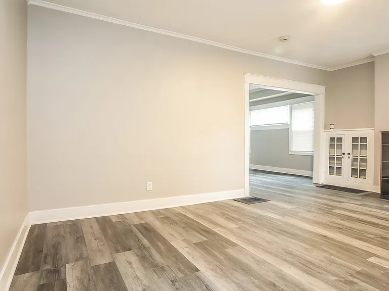 1666466_018_living_room_13077032.jpg