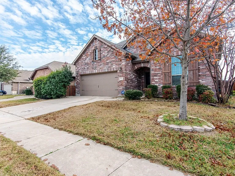 1512 Cockatiel Dr — Photo 3